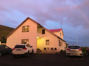 Отель Öndólfsstaðir Farm B&B  Laugar